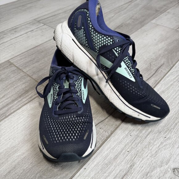 Brooks Navy and Mint Athletic Shoes - Picture 4 of 9